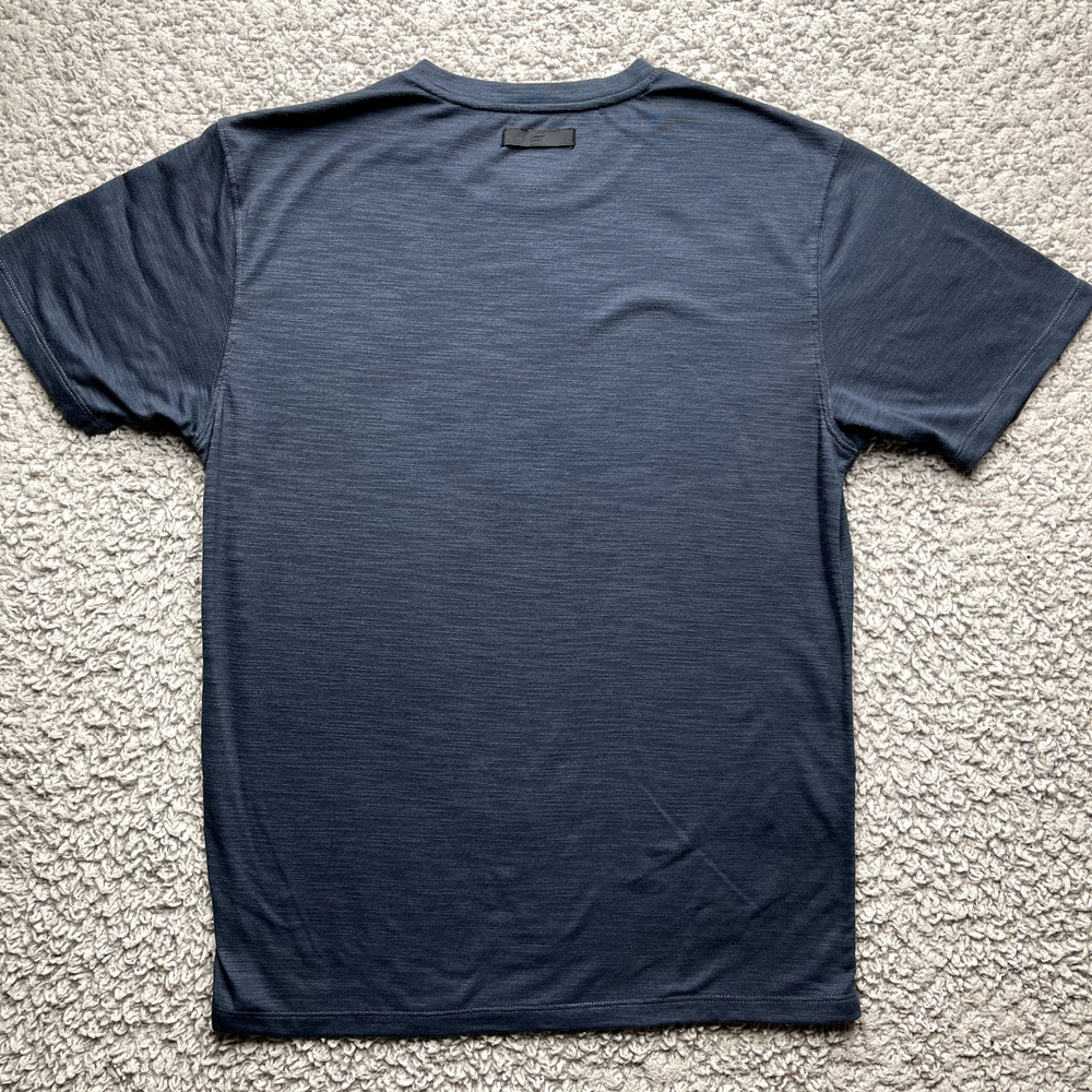 Fabletics Shirt Mens Large Blue Performance Knit Short Sleeve Active Wear - Picture 6 of 8